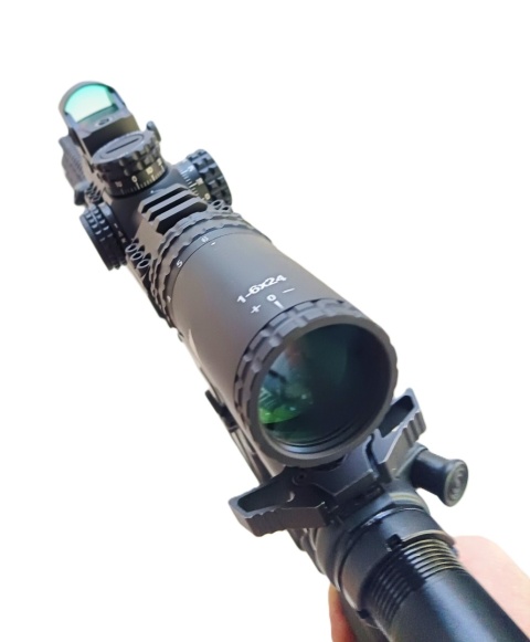 KotCzarny KC 1-6x24IR z montażem jednoczęściowym WH5070 i kolimatorem KC RD T1 mini